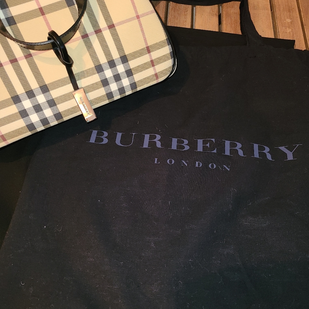 Purses - Picture 5 of 5